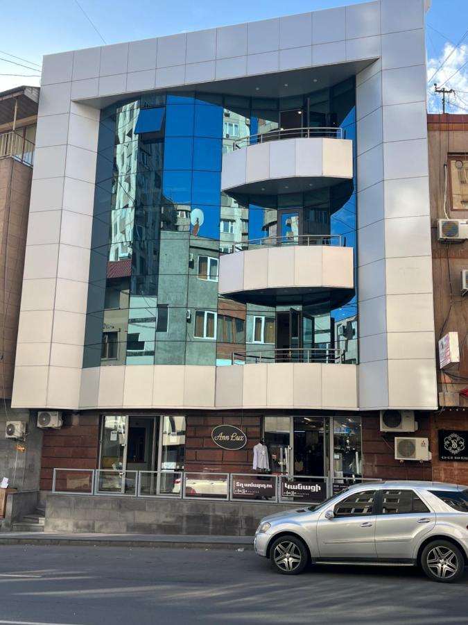 Friendly Hotel Yerevan Exterior photo